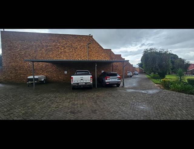 3 BEDROOM DUPLEX FOR SALE IN PETERSFIELD